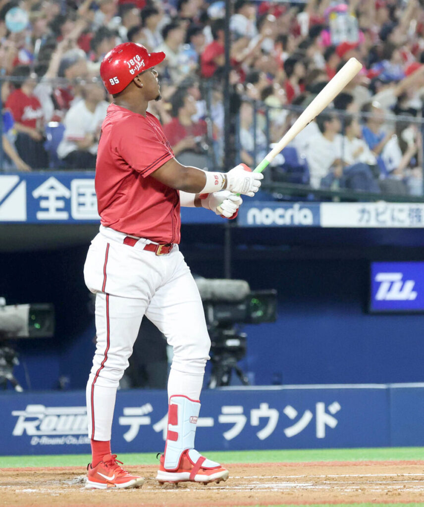 【広島】モンテロが先制２ラン「前の打席は同じボールで」ＤｅＮＡ戦６本目、バウアーからは３本目（スポーツ報知） - Yahoo!ニュース - Yahoo!ニュース