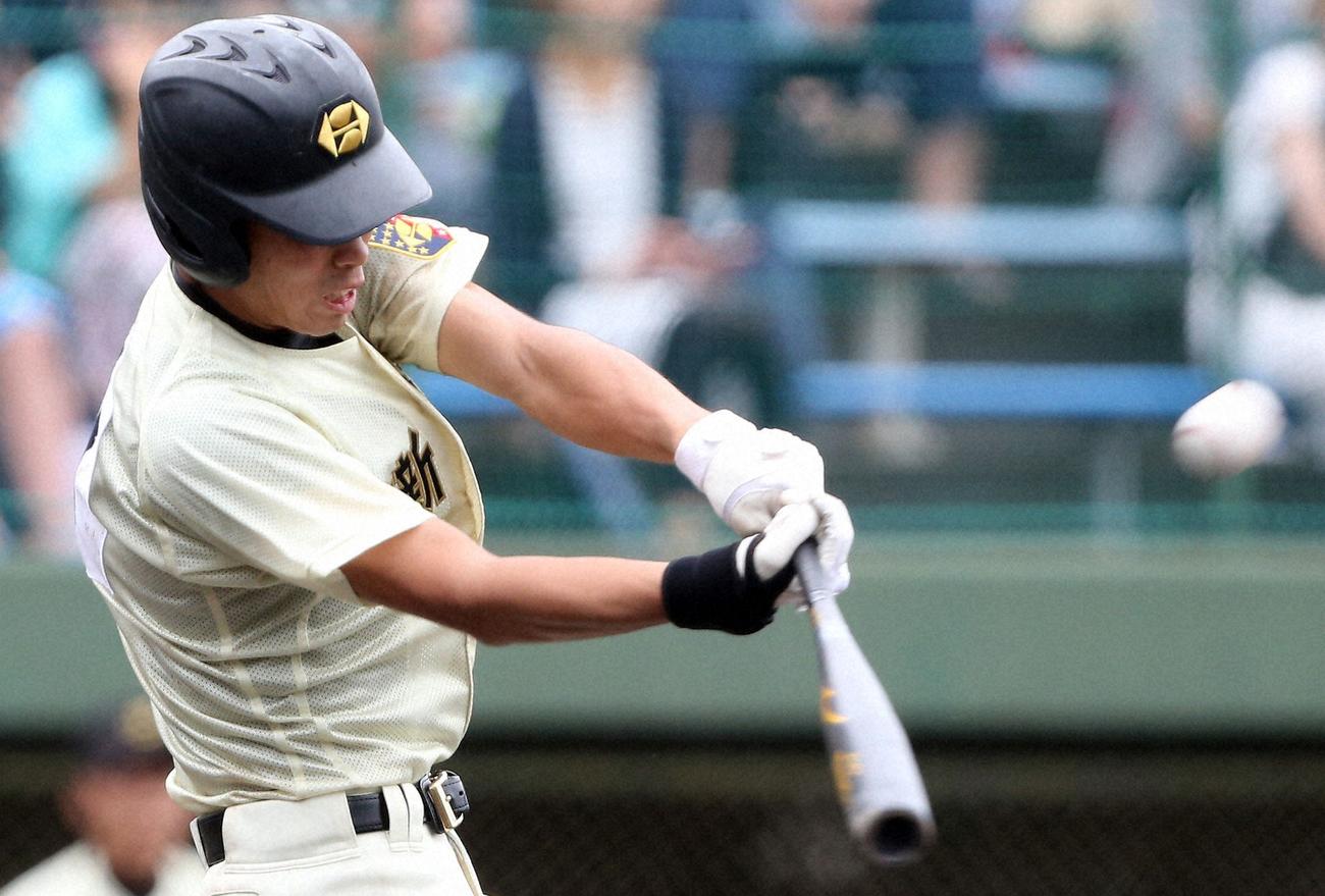 16年7月21日、文星芸大付との栃木県大会準々決勝で、2点適時二塁打を放つ