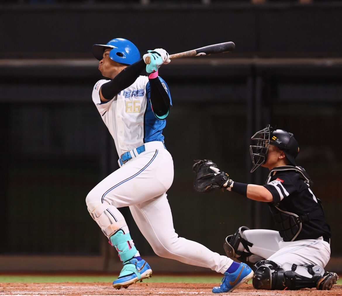 日本ハム 逆転勝ちでソフトバンクのＭ点灯阻止 大接戦制して２・５ゲーム差に 同点の七回に万波が決勝の１９号ソロ（デイリースポーツ） - Yahoo!ニュース - Yahoo!ニュース