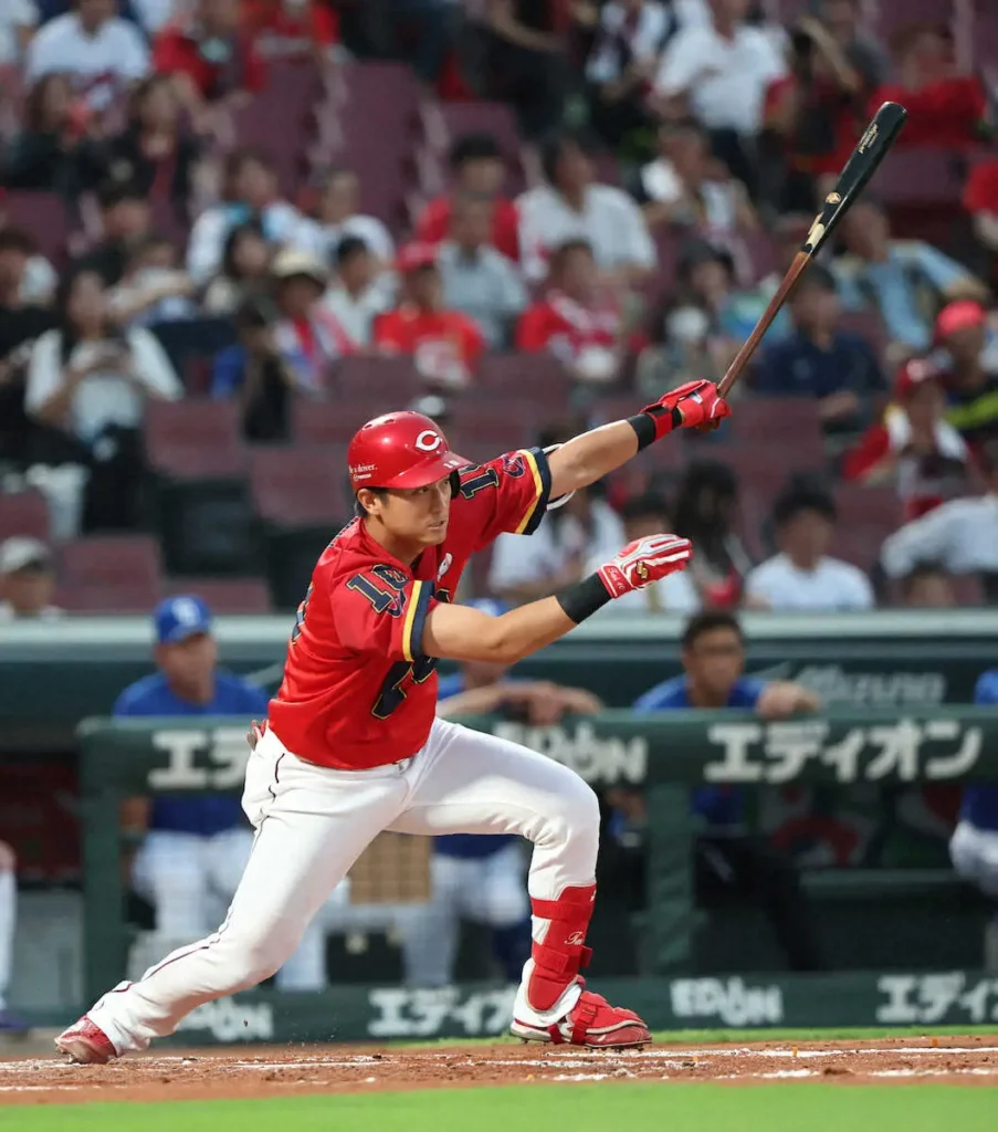 広島ドラ1佐々木泰　70打席目で待望初打点「プロ1打点目が先制点につながる安打になって良かった」 - スポニチ Sponichi Annex 野球