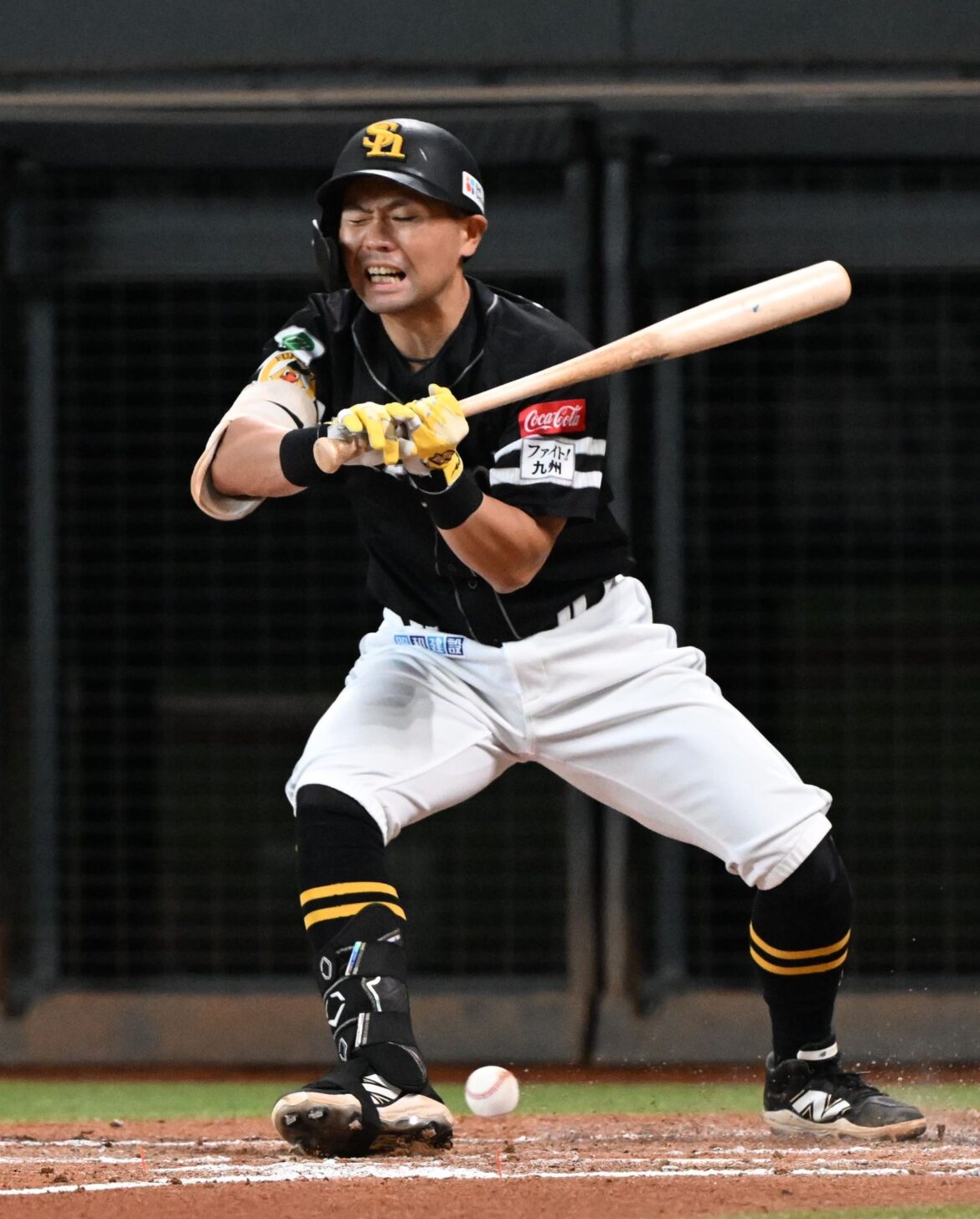 「大丈夫です。歩けてますから」死球交代のソフトバンク中村晃が軽傷強調 柴田獅子の即謝罪には「びっくりしました。珍しい」(西スポWEB OTTO!) – Yahoo!ニュース 「大丈夫です。歩けてますから」死球交代のソフトバンク中村晃が軽傷強調 柴田獅子の即謝罪には「びっくりしました。珍しい」(西スポWEB OTTO!) - Yahoo!ニュース