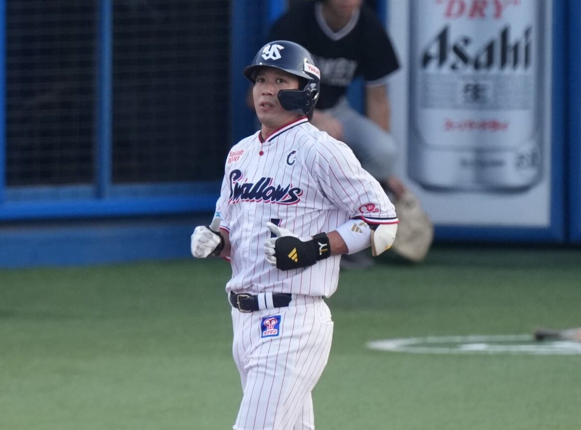 ヤクルト・山田哲人の途中交代は「下半身に張り」 高津監督は26日以降について「何とも言えない」（サンケイスポーツ） - Yahoo!ニュース - Yahoo!ニュース