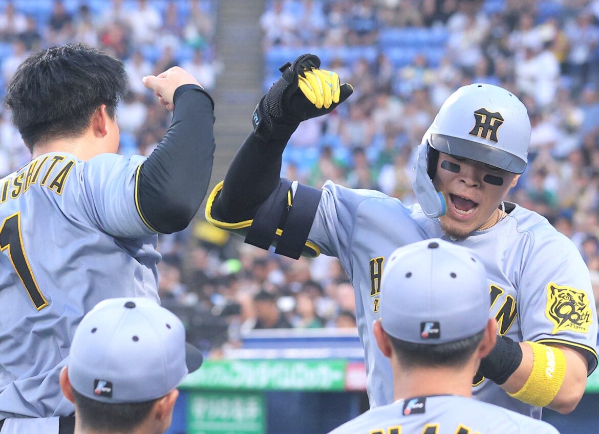 【阪神】快勝で最多貯金27のⅯ16! 佐藤輝キング独走32号ソロ 中野が先制打&4安打 森下は3点適時打 才木はセ最多タイ12勝目 8回途中1失点(TBS NEWS DIG Powered by JNN) 【阪神】快勝で最多貯金27のⅯ16! 佐藤輝キング独走32号ソロ 中野が先制打&4安打 森下は3点適時打 才木はセ最多タイ12勝目 8回途中1失点(TBS NEWS DIG Powered by JNN)