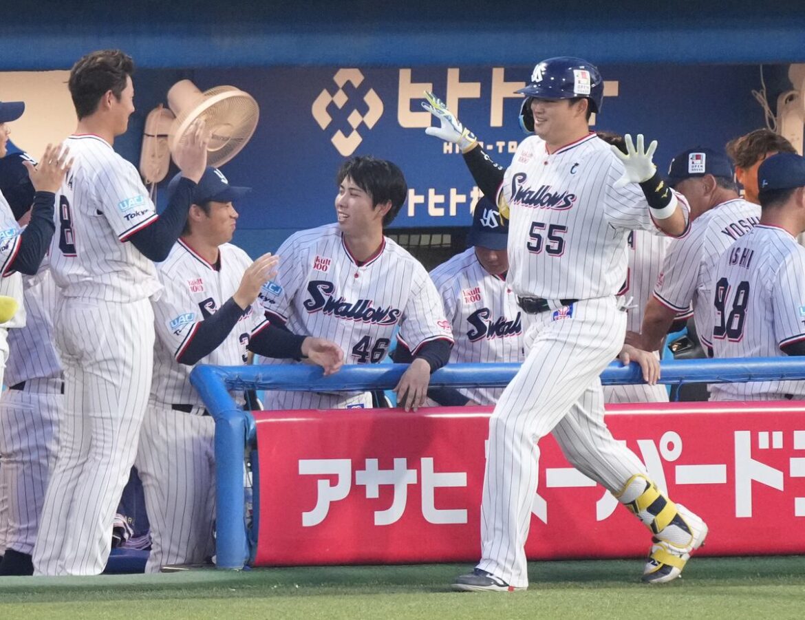 ヤクルト・村上宗隆が自身最速10号 手のひらクルクル「55ポーズ」も出たが…3連敗に笑顔なし(サンケイスポーツ) – Yahoo!ニュース – Yahoo!ニュース ヤクルト・村上宗隆が自身最速10号 手のひらクルクル「55ポーズ」も出たが…3連敗に笑顔なし(サンケイスポーツ) - Yahoo!ニュース - Yahoo!ニュース