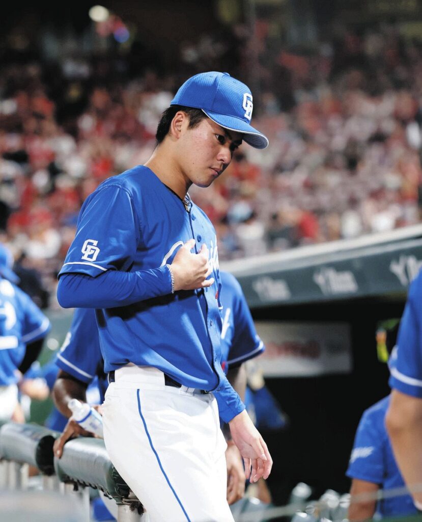 中日・金丸夢斗、登録抹消が決まり、球場の荷物を整理「早く１軍に戻れるように頑張る」 寮では高橋宏斗とバッタリ（中日スポーツ） - Yahoo!ニュース - Yahoo!ニュース