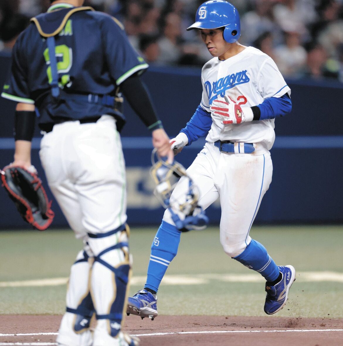 ベースカバーの怠り見逃さず…がら空きの三塁へ進み盗塁の間に本塁突入 中日・田中が具現化した“井上スタイル”（中日スポーツ） - Yahoo!ニュース - Yahoo!ニュース