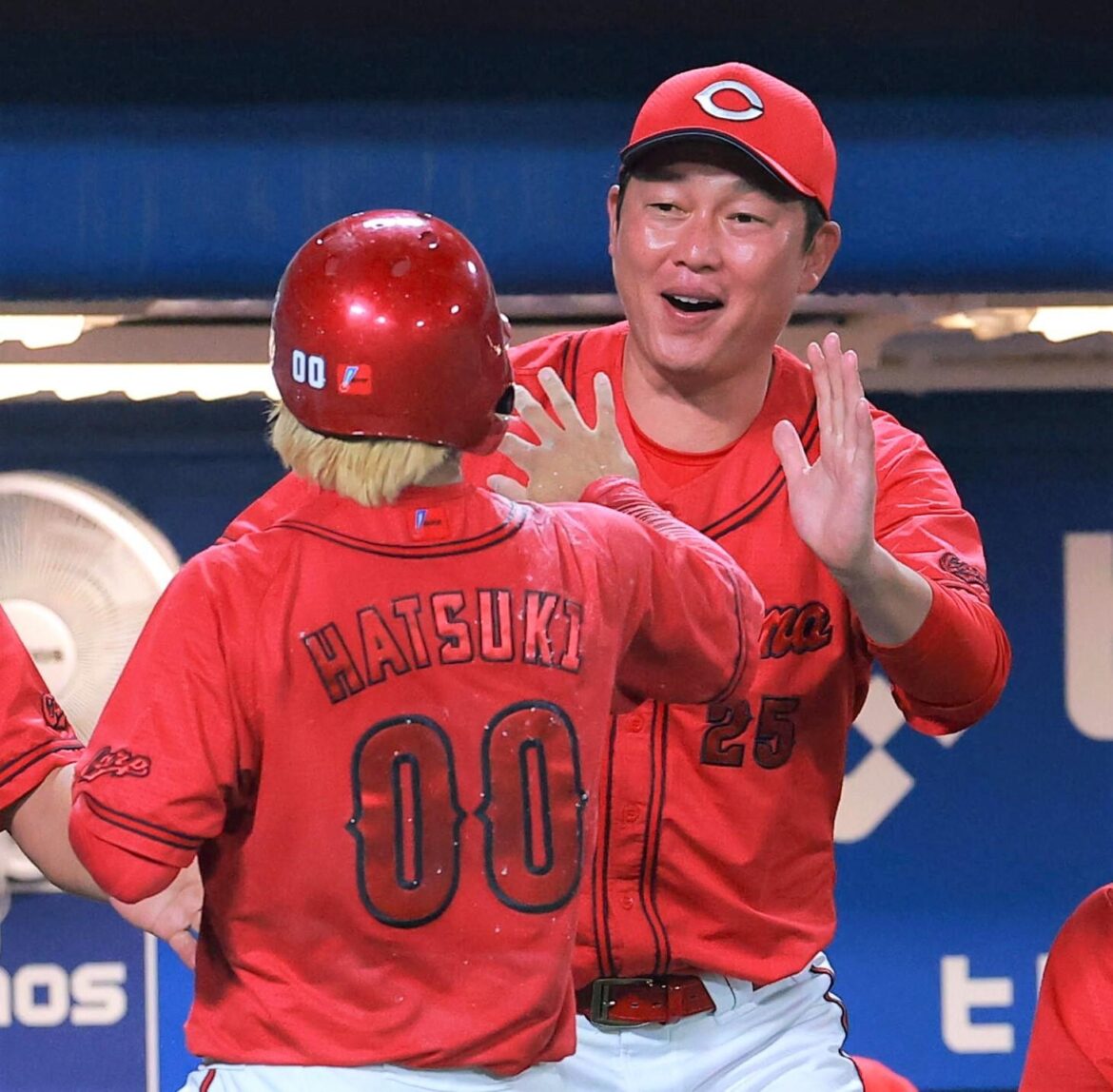 【広島】今季2度目の5連勝でDeNAと同率3位！坂倉が先制打 羽月が追撃の適時三塁打＆激走で追加点を奪取 森は7回2安打1失点6勝目 森浦10S（TBS NEWS DIG Powered by JNN）