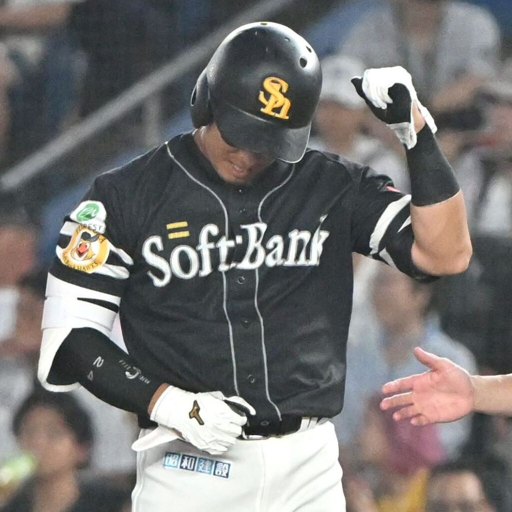 「晃が捕ってくれたから」 ソフトバンク小久保監督、復帰初打席で先制打の栗原陵矢に笑顔 「あれがエラーになっていたら…」（西スポWEB OTTO！） - Yahoo!ニュース - Yahoo!ニュース