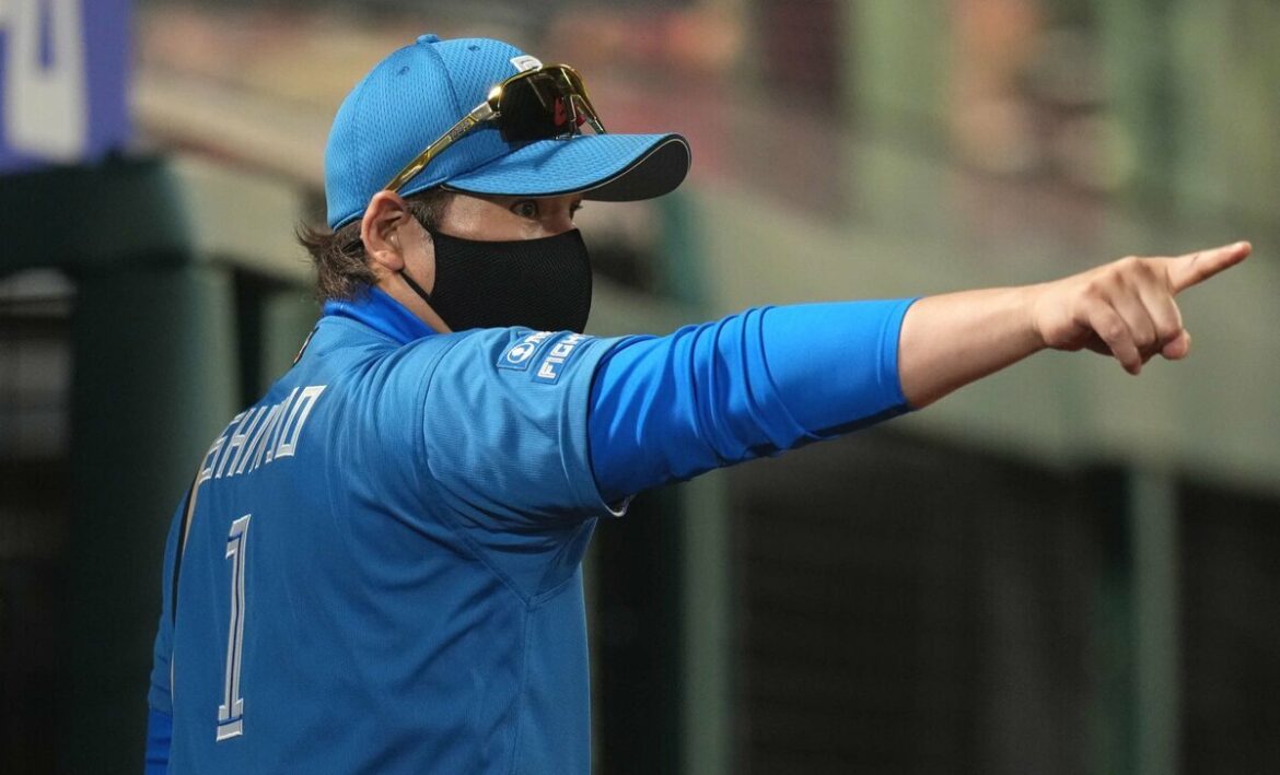 日本ハム・新庄監督が首位攻防戦で見せた「誰も真似できない采配」 ファンを感激させた「試合前のサプライズ」も(AERA DIGITAL) – Yahoo!ニュース – Yahoo!ニュース 日本ハム・新庄監督が首位攻防戦で見せた「誰も真似できない采配」 ファンを感激させた「試合前のサプライズ」も(AERA DIGITAL) - Yahoo!ニュース - Yahoo!ニュース