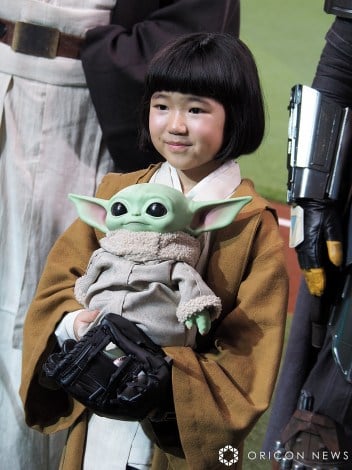 3万人の観客を前に堂々のファーストピッチを披露した永尾柚乃 ＝北海道日本ハムファイターズ『STAR WARS WEEK』（C）ORICON NewS inc. 