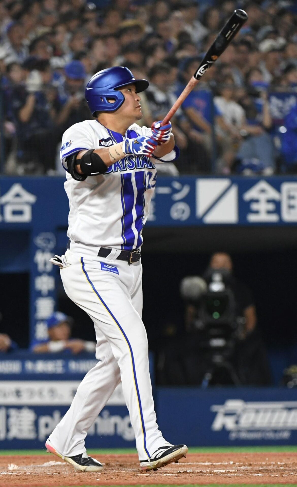 ＤｅＮＡ・筒香が２打席連発の１３号ソロ！中日・高橋宏が呆然 １０戦７発覚醒の主砲にＤｅＮＡ本拠地お祭り騒ぎ（デイリースポーツ） - Yahoo!ニュース - Yahoo!ニュース