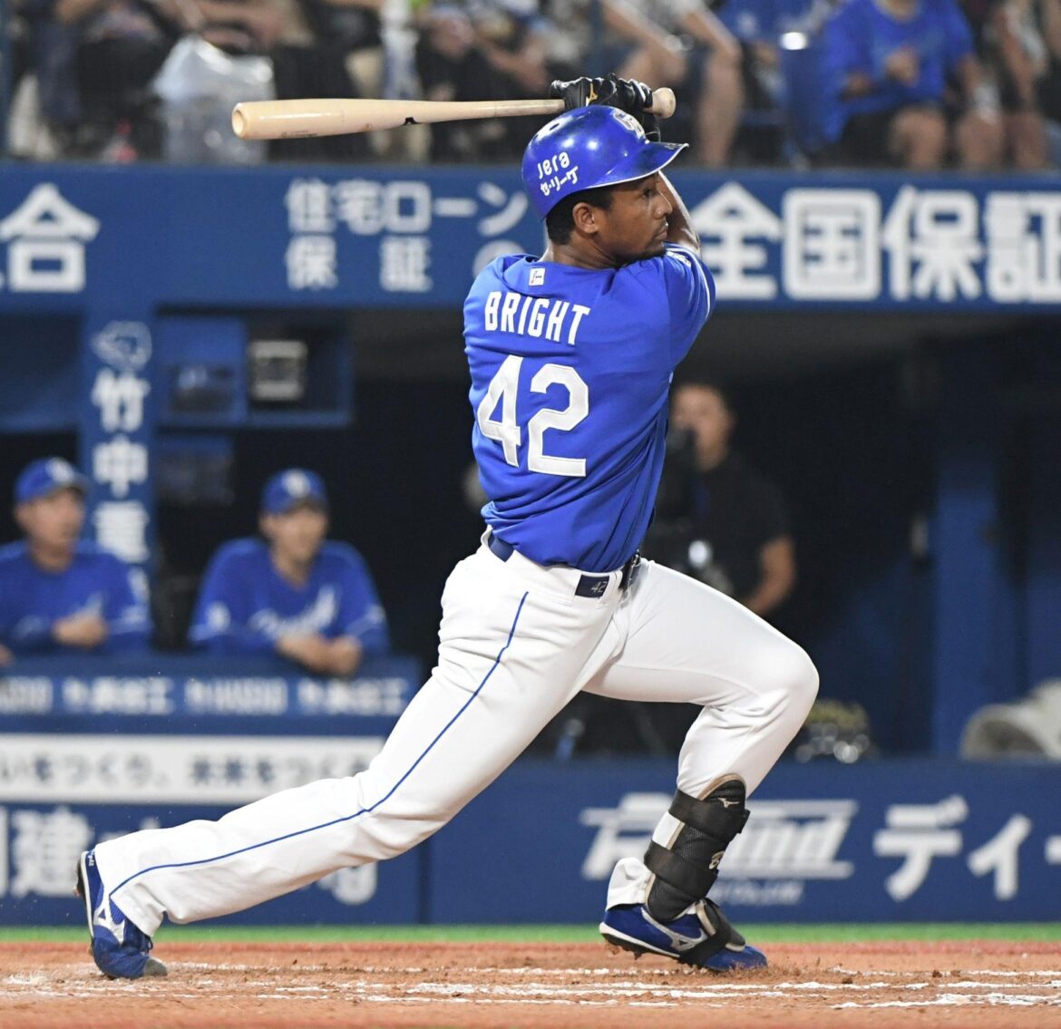 ＣＳ争い大混戦！中日が４連勝で３位に０・５差接近 １１回に代打ブライトが値千金の３点二塁打（デイリースポーツ） - Yahoo!ニュース - Yahoo!ニュース