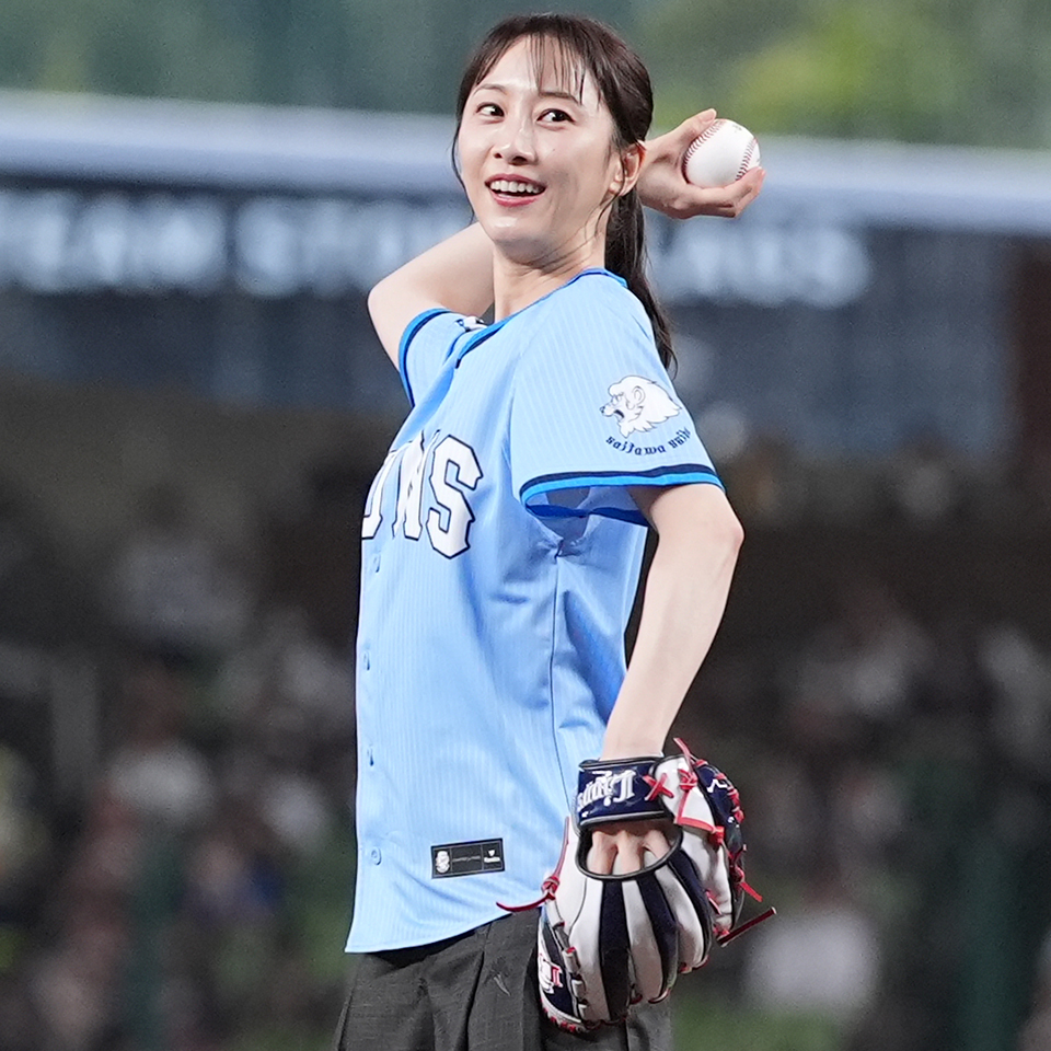 「クッソ美人やな」「ほんとに何年経っても綺麗」 “人気女優”のプロ野球界初のイベントでの始球式に大きな反響「AKB、SKE、乃木坂、それぞれの黄金期を制覇したのは彼女だけ!」(THE DIGEST) – Yahoo!ニュース – Yahoo!ニュース 「クッソ美人やな」「ほんとに何年経っても綺麗」 “人気女優”のプロ野球界初のイベントでの始球式に大きな反響「AKB、SKE、乃木坂、それぞれの黄金期を制覇したのは彼女だけ!」(THE DIGEST) - Yahoo!ニュース - Yahoo!ニュース