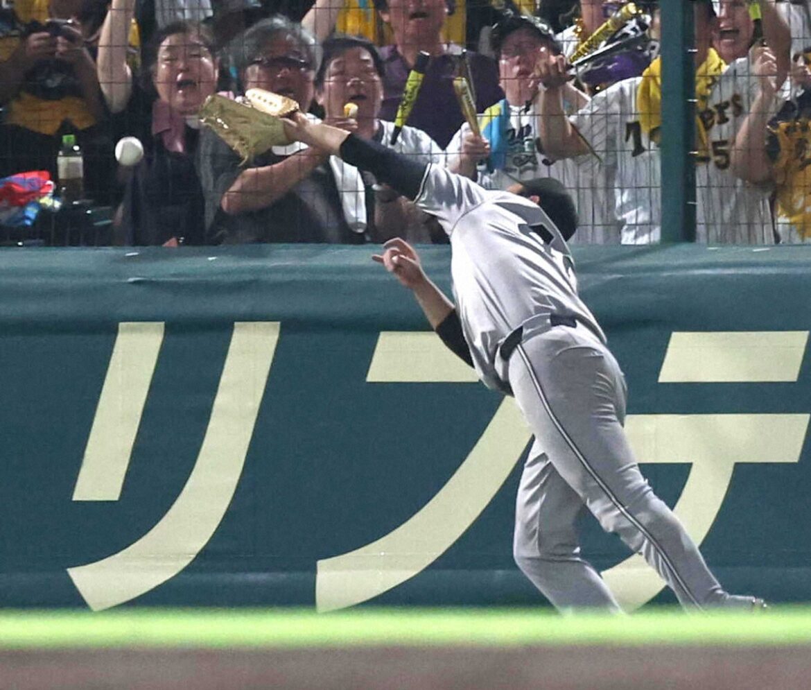 巨人・松本コーチ オコエのダイブ判断、中山の右翼守備、若林の走塁…勝負を分けたプレーに言及（スポニチアネックス） - Yahoo!ニュース - Yahoo!ニュース