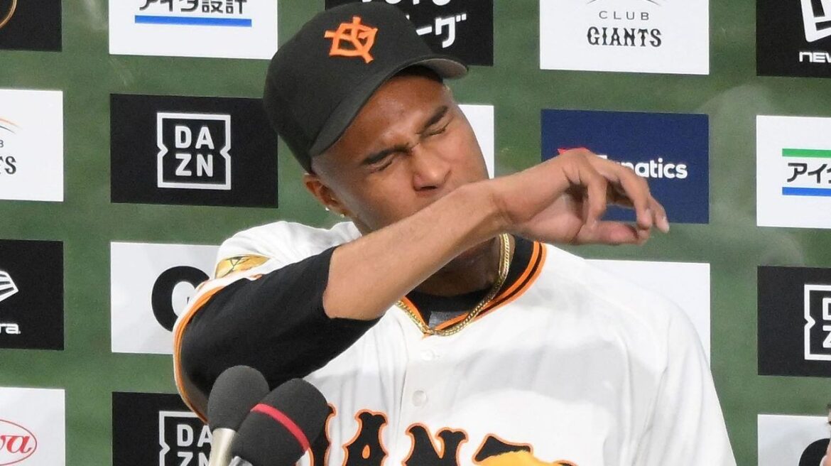 200セーブ達成 マルティネスが涙 - Yahoo!ニュース