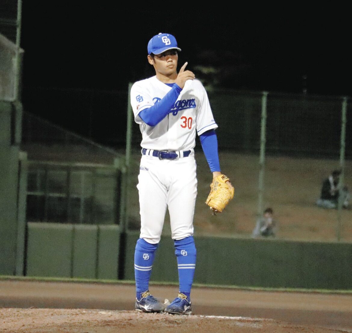 ２番手で登板し１イニングを無失点に抑えた根尾