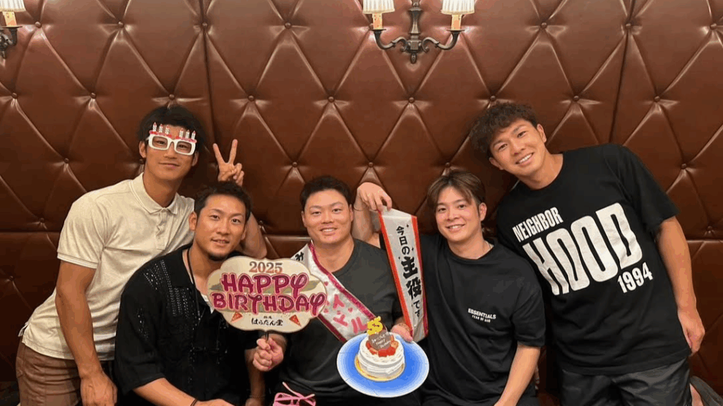 「27歳も頑張ります」中日・細川成也、笑顔のバースデーショットを公開 | 話題の投稿 | スポーツブル (スポブル)
