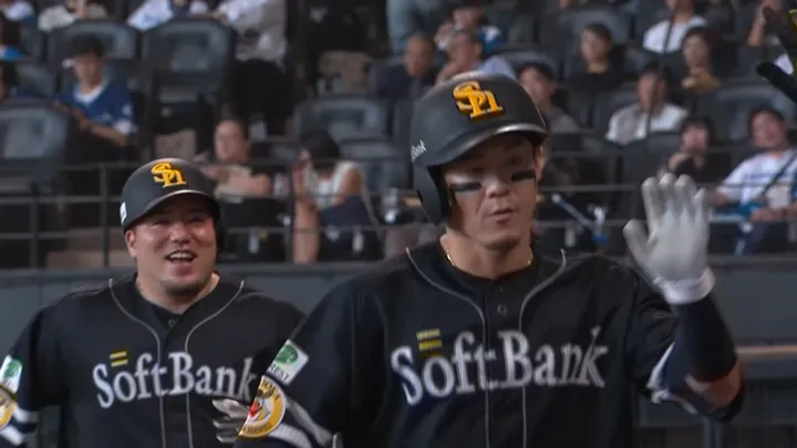 Taisei Makihara strikes back with his third two-run hit, 11 consecutive hits and three consecutive RBI | Pacific League Fukuoka Softbank Hawks Taisei Makihara Hotaka Yamakawa (right) and Hodaka Yamakawa (left) © Pacific League TV