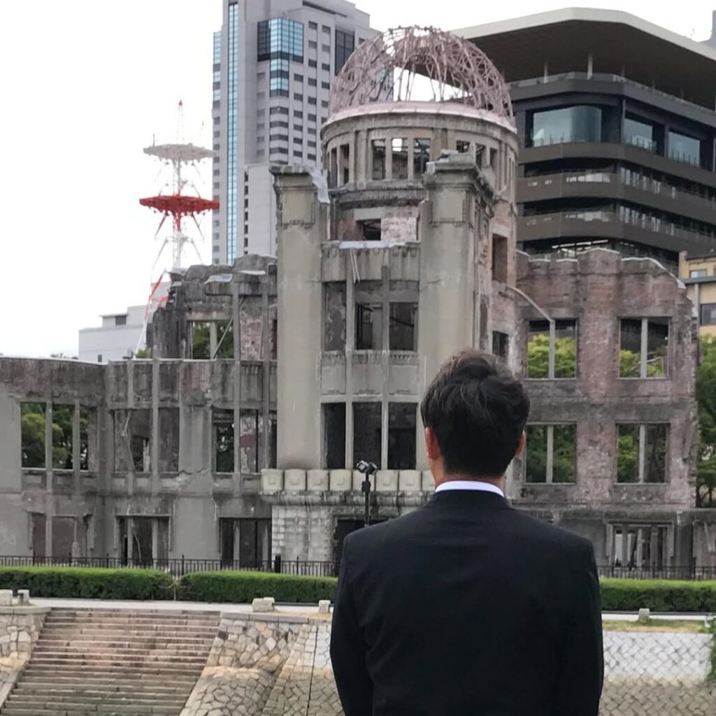 「広島から世界平和へ」広島東洋カープ・新井貴浩監督、戦後80年の広島への思いを綴る | 話題の投稿 | スポーツブル (スポブル)