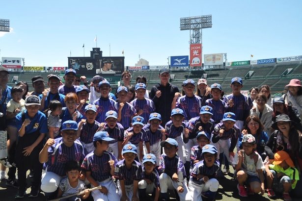 甲子園始球式に感激　惣慶ヤンキース、阪神が招待