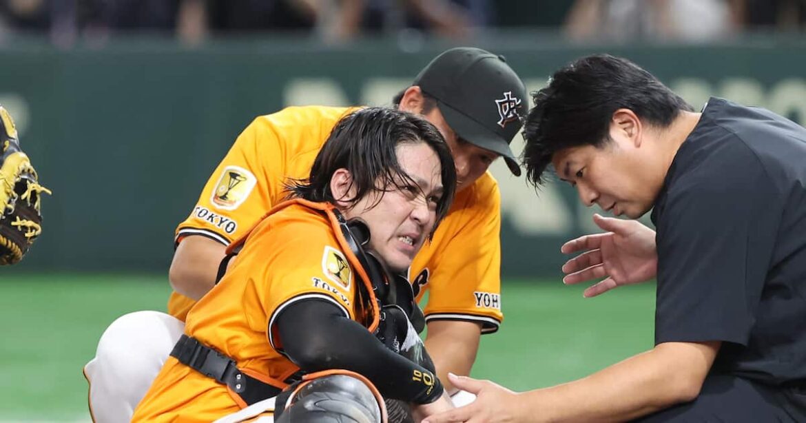 巨人の甲斐、右中指骨折で離脱へ 登録抹消の見通し、23日の試合で走者と交錯 - 産経ニュース