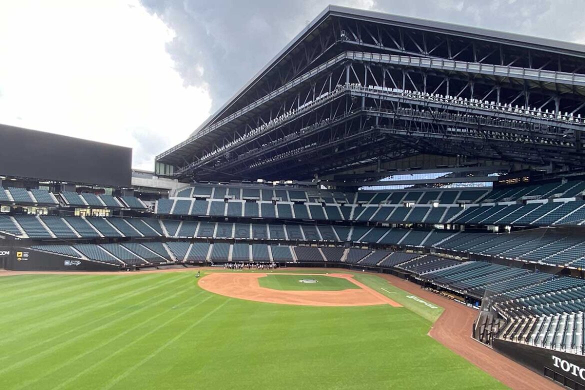 「こんなに美人なんて聞いてない」プロ野球中継、イニング間のダンスにくぎ付け「スタイルいいね」 | ENCOUNT イニング間のダンスを披露したまさかの人物が話題に(写真はイメージ)【写真:写真AC】