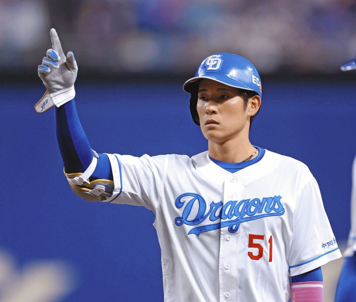 20本塁打・20盗塁へ意欲を見せる中日・上林