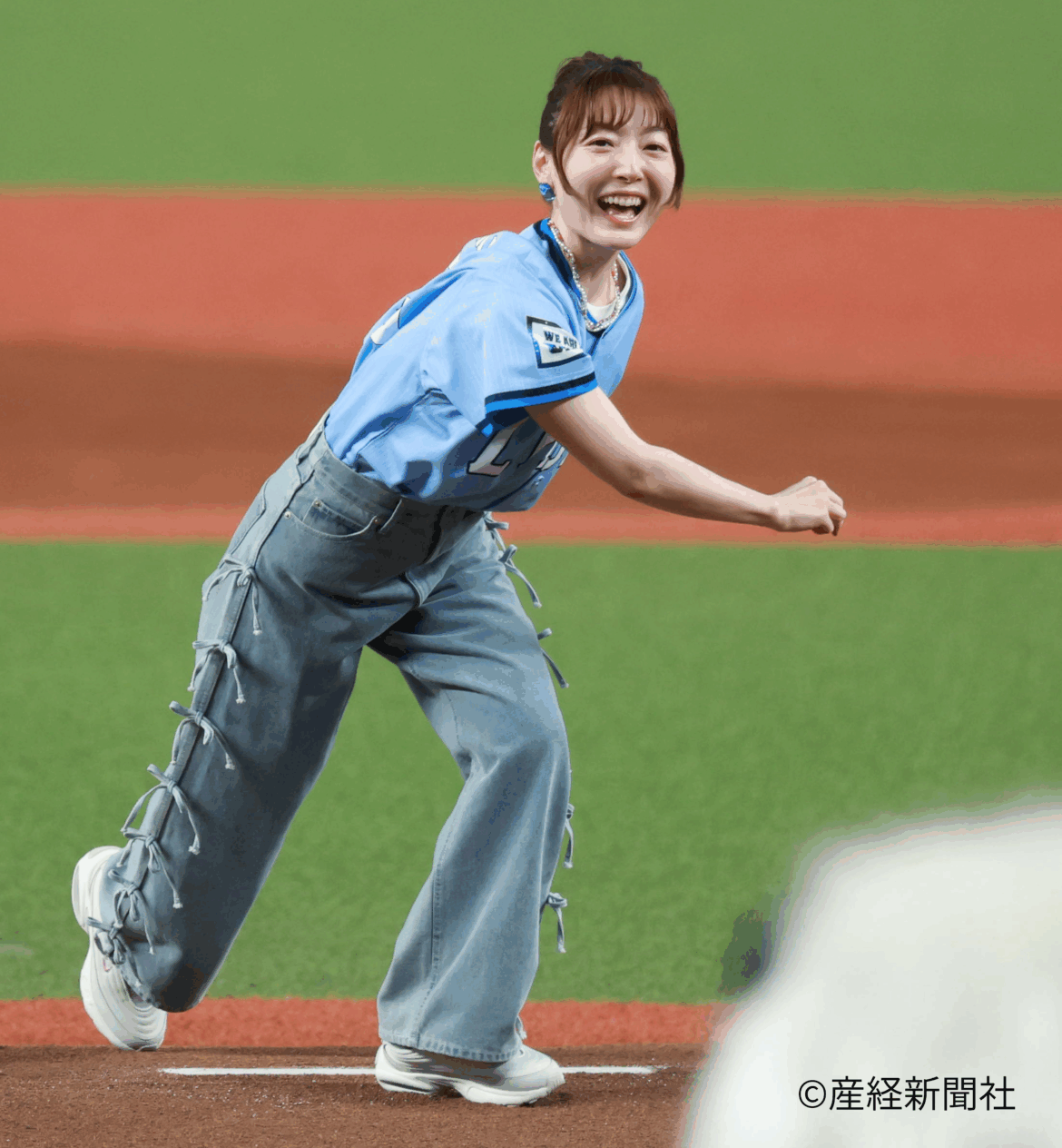 ポニテ揺らし豪快に足上げ！花澤香菜の始球式が話題沸騰 - ラブすぽ