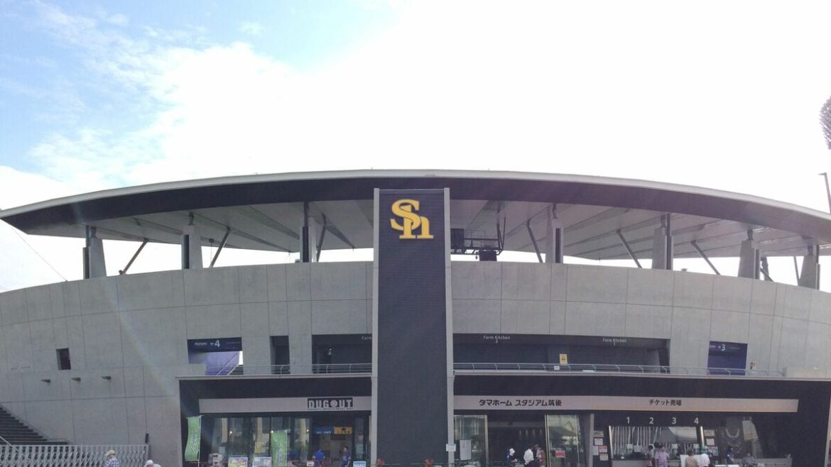 過疎化に悩む自治体からすれば羨ましい限り…ソフトバンクの育成施設ができた”無名の街”の劇的な変化 ルーキーたちがすべて筑後市の納税者になる | PRESIDENT Online(プレジデントオンライン) 過疎化に悩む自治体からすれば羨ましい限り…ソフトバンクの育成施設ができた"無名の街"の劇的な変化 ルーキーたちがすべて筑後市の納税者になる | PRESIDENT Online(プレジデントオンライン)