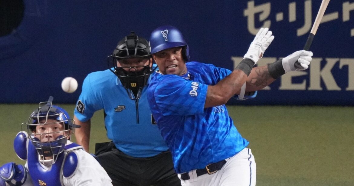 「中日戦ではちょっとセンチメンタルになったね」DeNAビシエド“実は未体験”CSへの静かな決意「毎日出場はできなくても、まだまだ自分はやれる」 - プロ野球 - Number Web