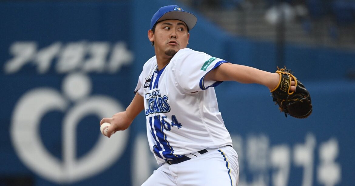 「なぜ僕の投球は半分以上フォークなのか」DeNAブルペンを支える育成出身25歳・中川虎大の特異性「今季は頭を使って投げています」 - プロ野球 - Number Web