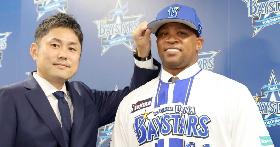 「ビシエドは代打からスタメンに名を連ねてほしい」DeNA夏の緊急補強の真意を統括本部長に直撃！ 阪神追撃へ「なりふり構っていられない」 - プロ野球 - Number Web