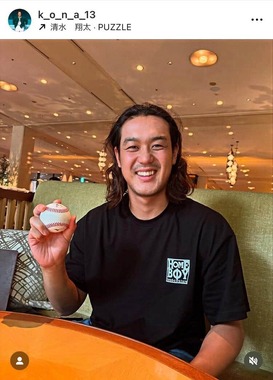 高橋光成投手のインスタグラム（＠k_o_n_a_13）より