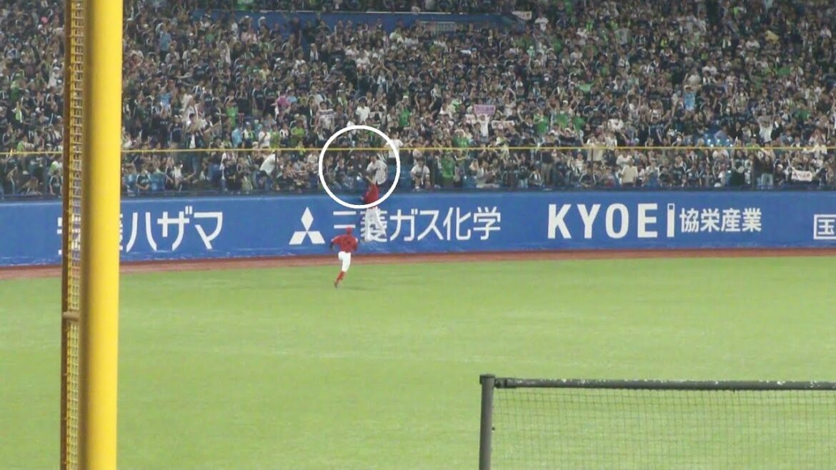 ヤクルト 西川遥輝 あわやホームランの惜しい当たり フェンス直撃のスリーベースヒット　ヤクルト vs 広島　2025年8月31日(日)　神宮球場