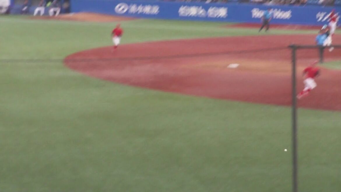 ヤクルト 長岡秀樹 勝ち越し2点タイムリーヒット　ヤクルト vs 広島　2025年8月31日(日)　神宮球場