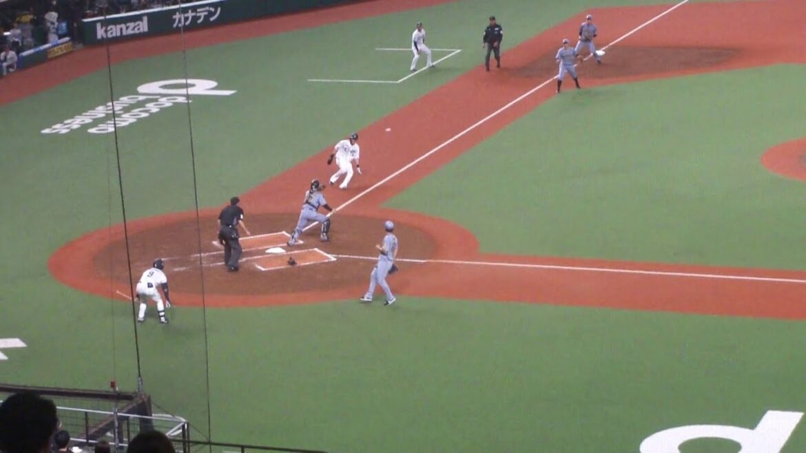 阪神 伊藤将司 1塁けん制でナイスプレー　3塁ランナー源田壮亮はタッチアウトで盗塁失敗　西武 vs 阪神　2025年6月11日(水)　ベルーナドーム交流戦