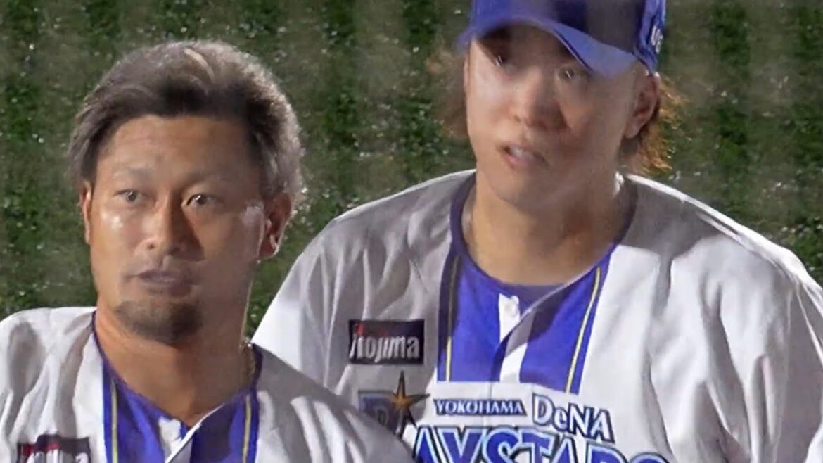 【勝利後挨拶】笑顔満開の森唯斗、安堵の表情を見せる入江大生、筒香にポンポンされる柴田(2025.8.28/横浜スタジアム）