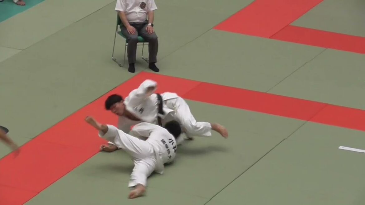 東京学生柔道体重別選手権大会 男子 90㎏級 準決勝戦 (小林開道 対 齋五澤凌生) 令和7年8月31日(日) 東京学生柔道体重別選手権大会 男子 90㎏級 準決勝戦 (小林開道 対 齋五澤凌生) 令和7年8月31日(日)