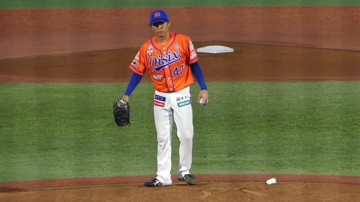 2025年8月30日 イースタンリーグ・オイシックス新潟 笠原 祥太郎 投手の準備投球（ボールデッド中）