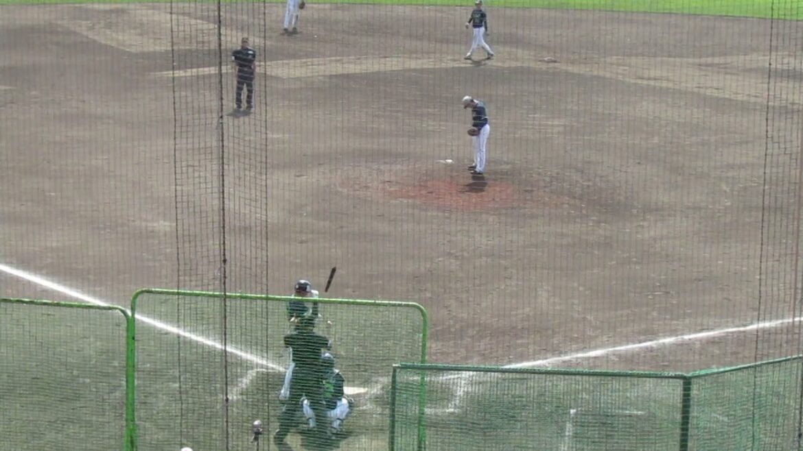 シート打撃 下川 隼佑が松本直樹を内野ゴロに打ち取る隼佑からヒットを放つ＜ヤクルトスワローズ 沖縄キャンプ 2025年2月19日＞