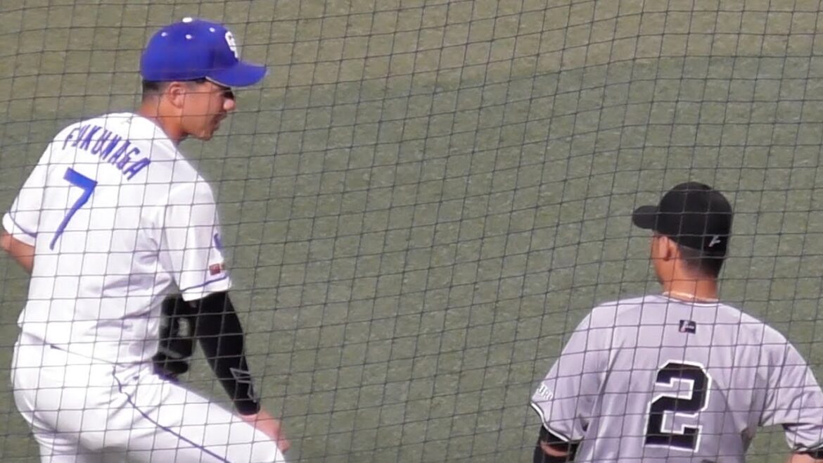 ケガから復帰の福永裕基　吉川尚輝にケガの場所を説明　中山礼都とはグータッチ  中日ドラゴンズVS読売ジャイアンツ　2025/09/05