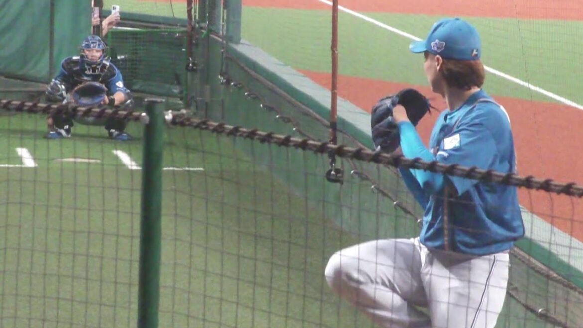 日本ハム 山﨑福也が試合前にブルペンで投球練習　西武 vs 日本ハム　2025年8月27日(水) ベルーナドーム