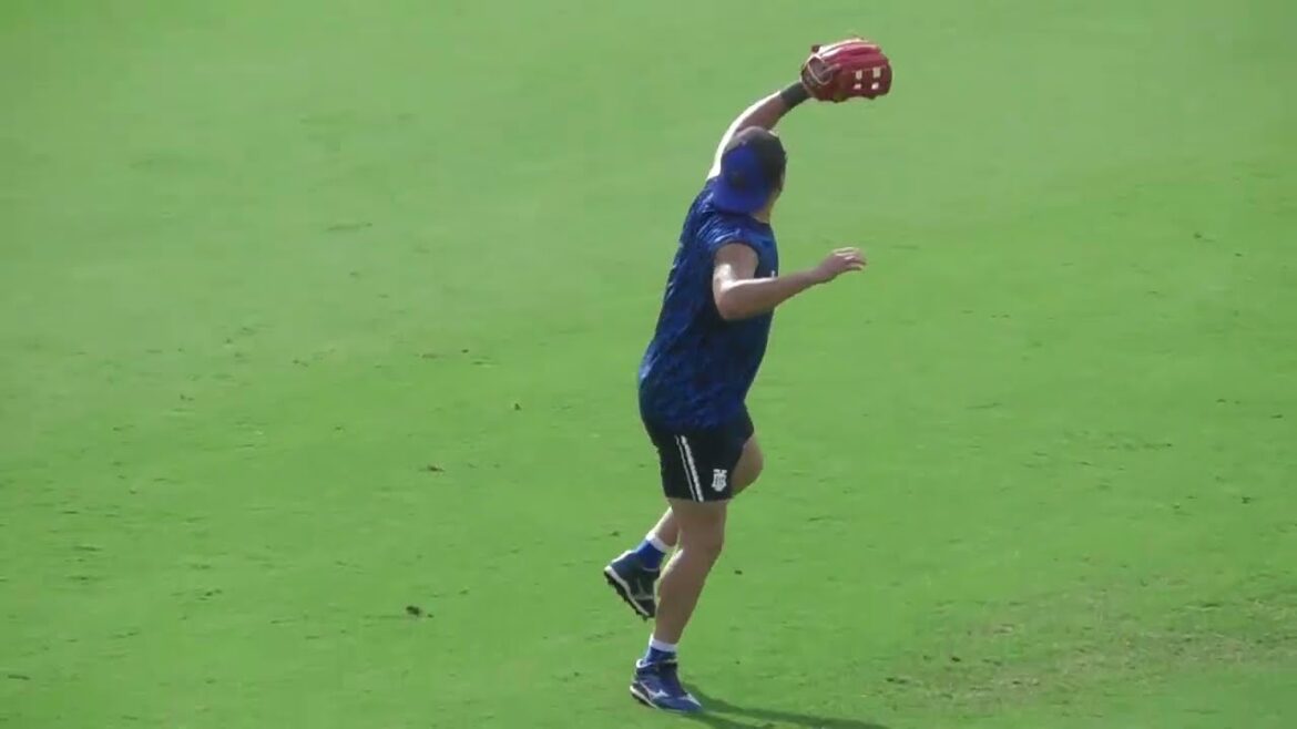 2025年9月3日 広島東洋戦 神里選手・戸柱選手の試合前ノック練習風景