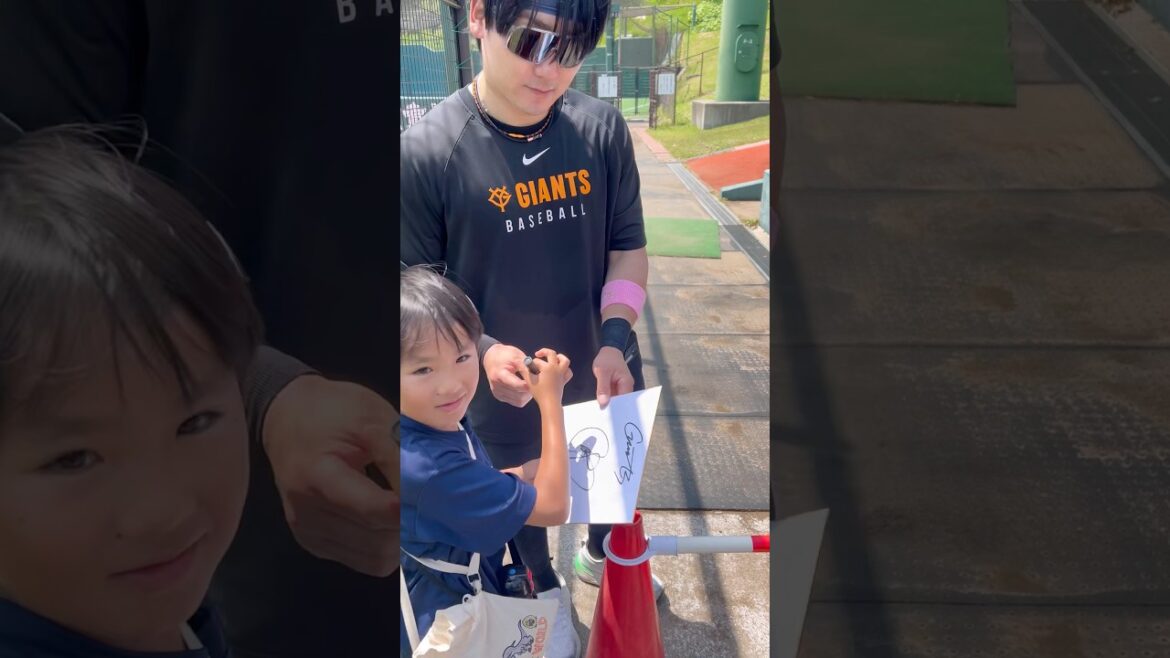 【丸佳浩選手 ハヤトもいつか夢の舞台へ 1万人フォロワー目指してます いいね、フォロー、応援コメントお願いします】#shorts  #baseball #野球 #小学生 #新2年生 #野球少年