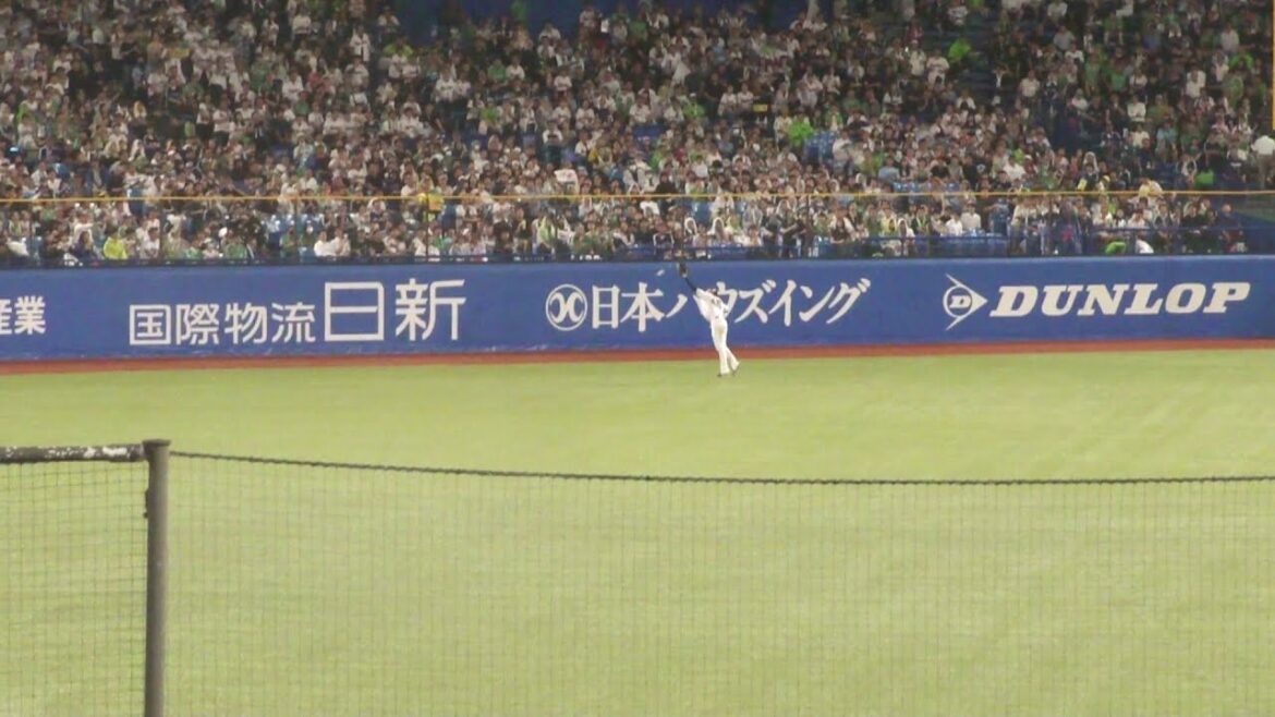 DeNA 神里和毅 ツーベースヒット　ピッチャーは野手の北村拓己　ヤクルト vs DeNA　2025年9月12日(木)　神宮球場