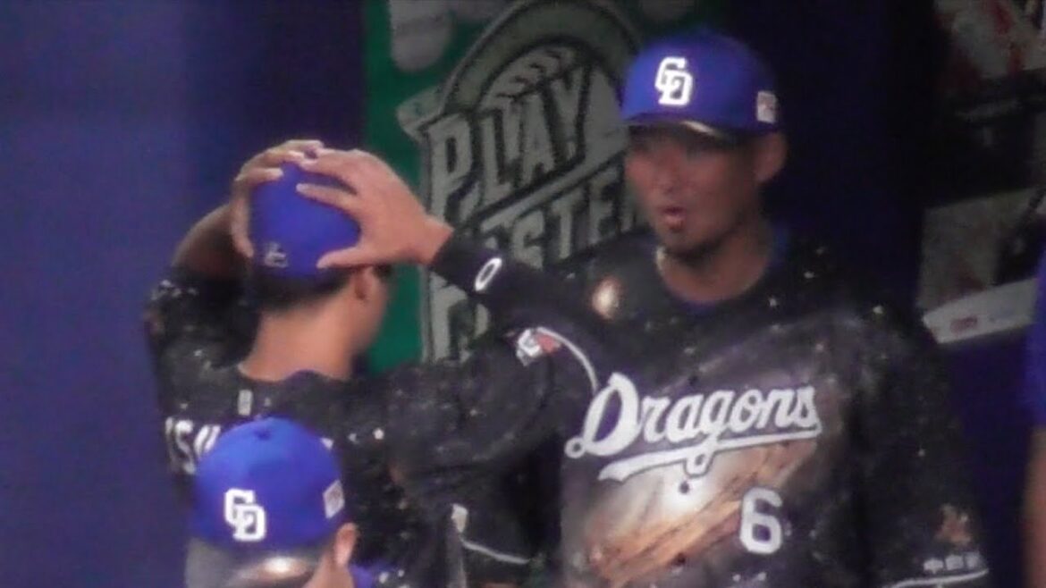 中田翔　土田龍空に昇竜キャップのカッコいい被り方を教えてもらい 帽子を交換してもらう  中日ドラゴンズVS広島東洋カープ　2025/08/10