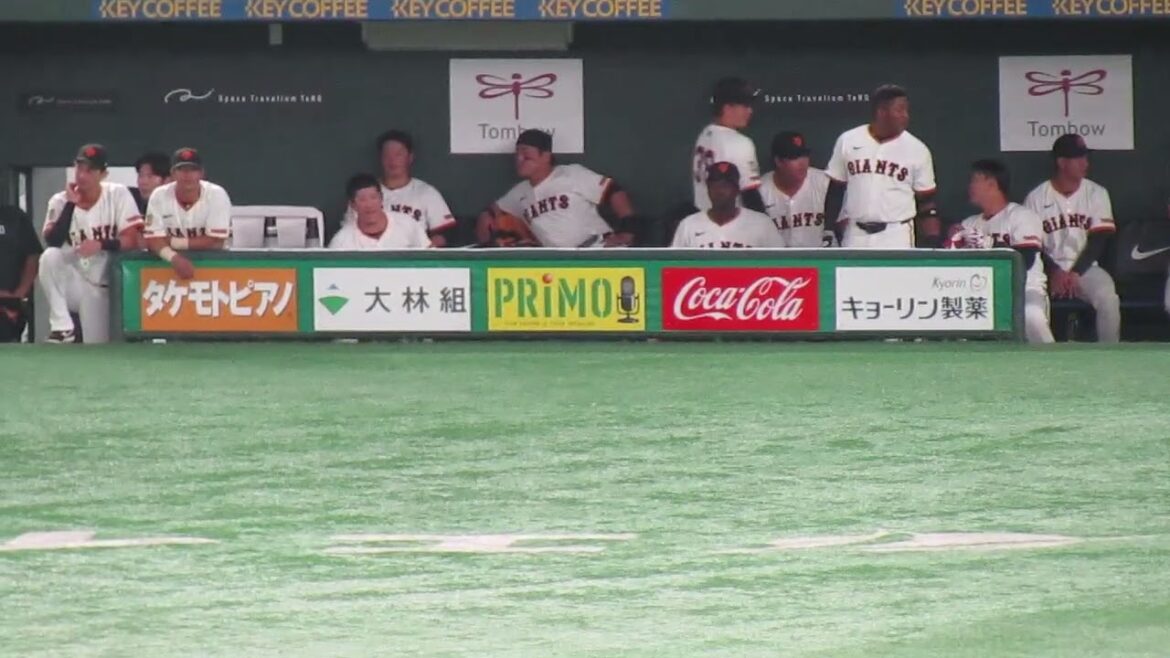 ベンチで出番を待つオコエ瑠偉など　2025年8月26日 読売ジャイアンツ対 楽天イーグルス イースタン