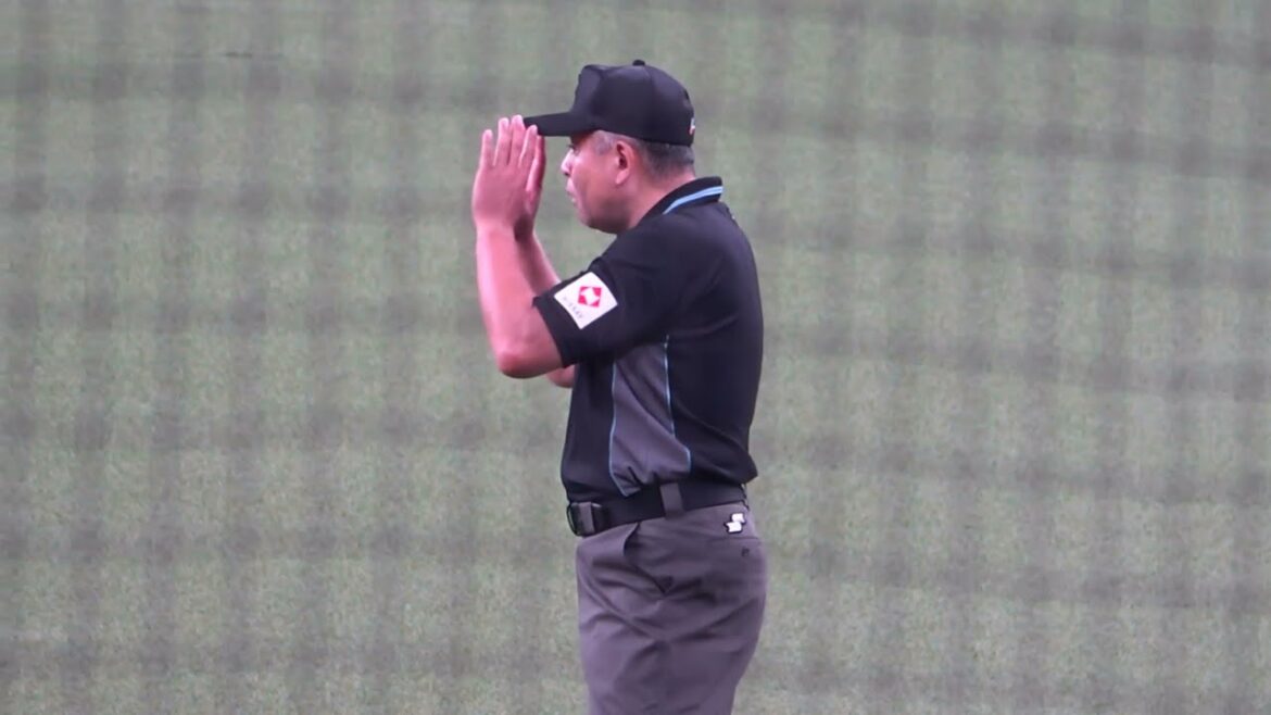 【審判ウォッチ（挨拶編）】これが深谷篤審判員流のご挨拶...なかなか見ないなぁ...【2025.9.15 オリックス vs 福岡ソフトバンク 20回戦 ＠京セラドーム大阪】