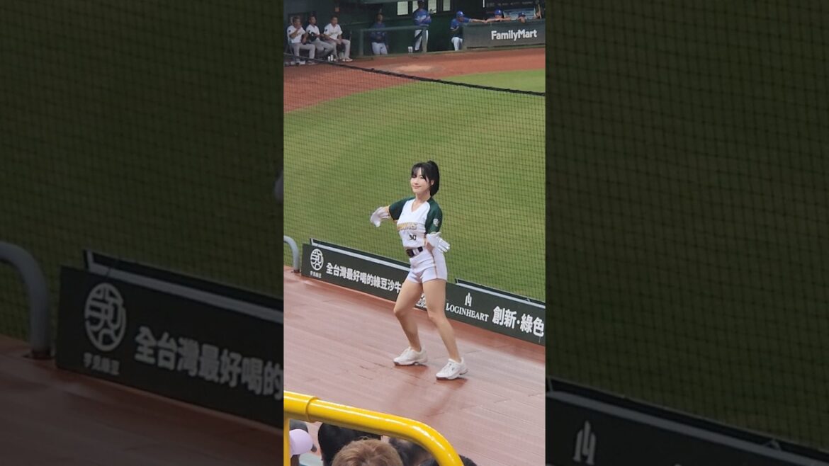 Wing Stars Mingo 朴旻曙💖 吳念庭應援 富邦悍將VS台鋼雄鷹 in 高雄市立澄清湖棒球場 2025/09/12 #台鋼雄鷹 #wingstars