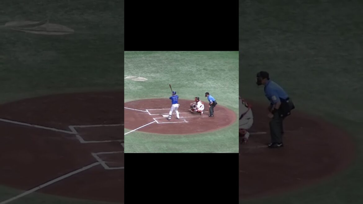 山本祐大ライトへヒットを放つ（2024年7月12日読売ジャイアンツ対 横浜DeNAベイスターズ）